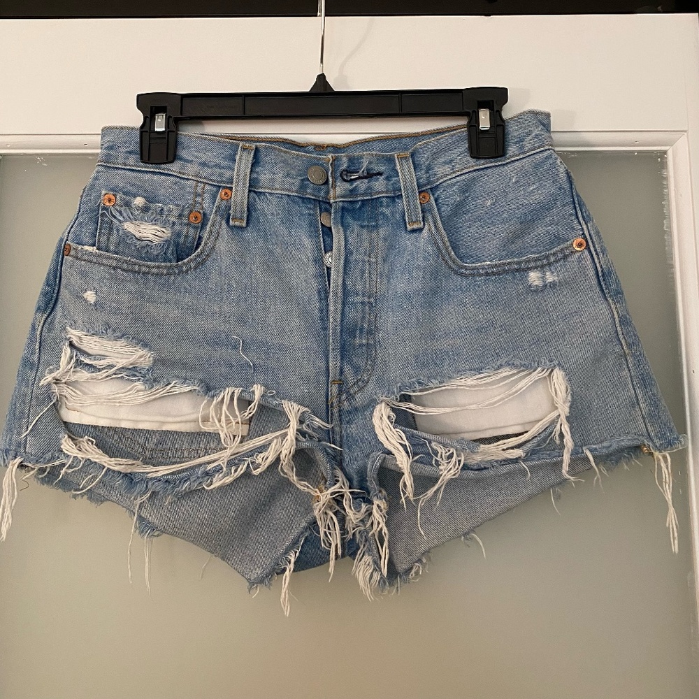 LEVIS RIPPED DENIM SHORTS - Picture 2 of 8